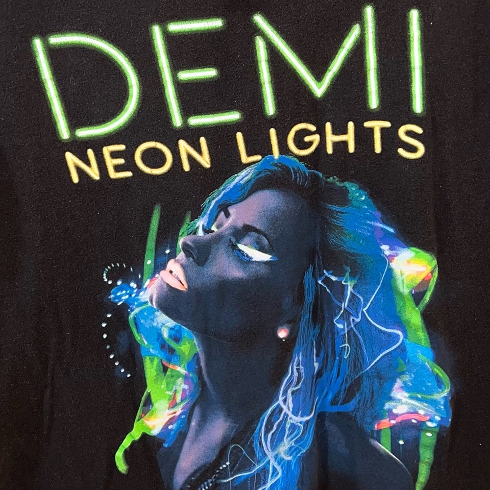 DEMI LOVATO Neon Lights Tour Black Short Sleeve Tee Shirt - Picture 5 of 5